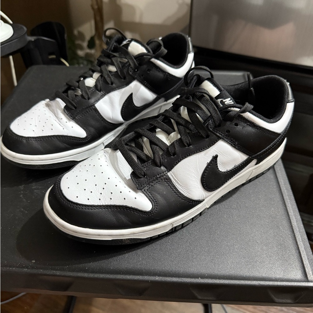 Nike Men's Black and White Sneakers